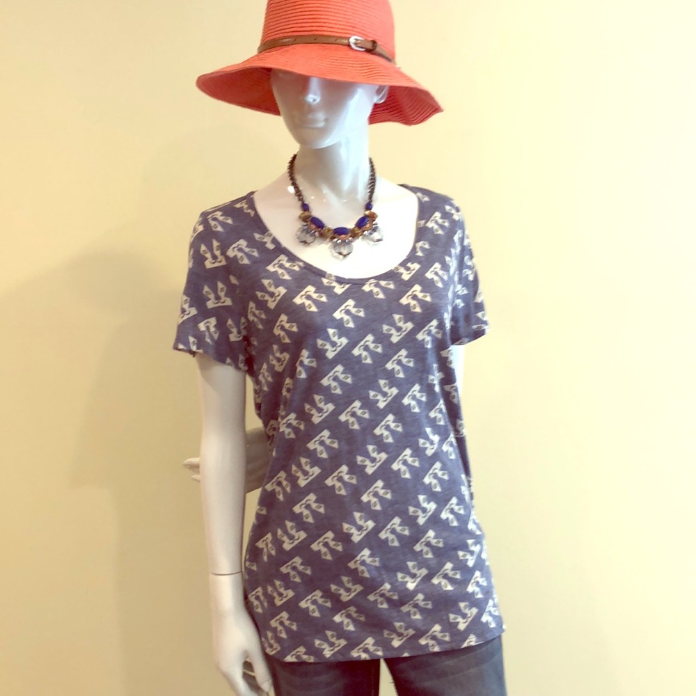 LuLaRoe Classic T - L